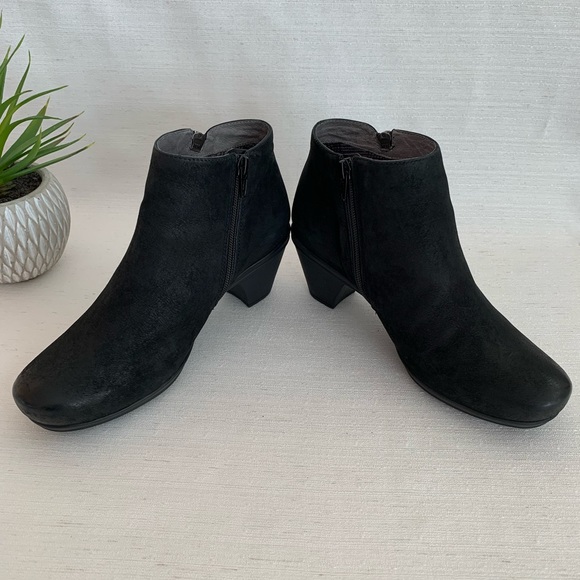 Abeo Rommie Neutral Black Suede Leather Heeled Ankle Booties Woman’s 7N - Picture 7 of 15
